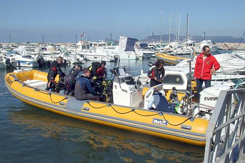 Chargement du bateau. fum0063