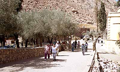 La rampe d'acc�s au monast�re. c14409