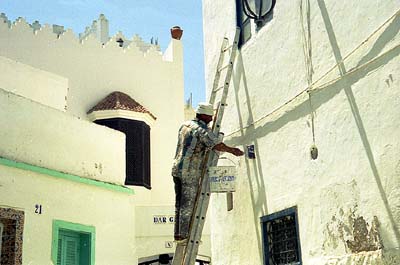 Peinture des maisons � Asilha. c146054