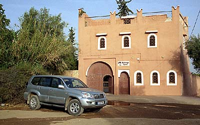L'auberge Tigmmi � Tioute : ext�rieur. c15219n