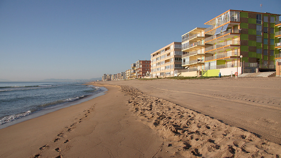 Hotel Ursula : � gauche. 