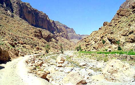 An amont des gorges du Todra en 1998. 